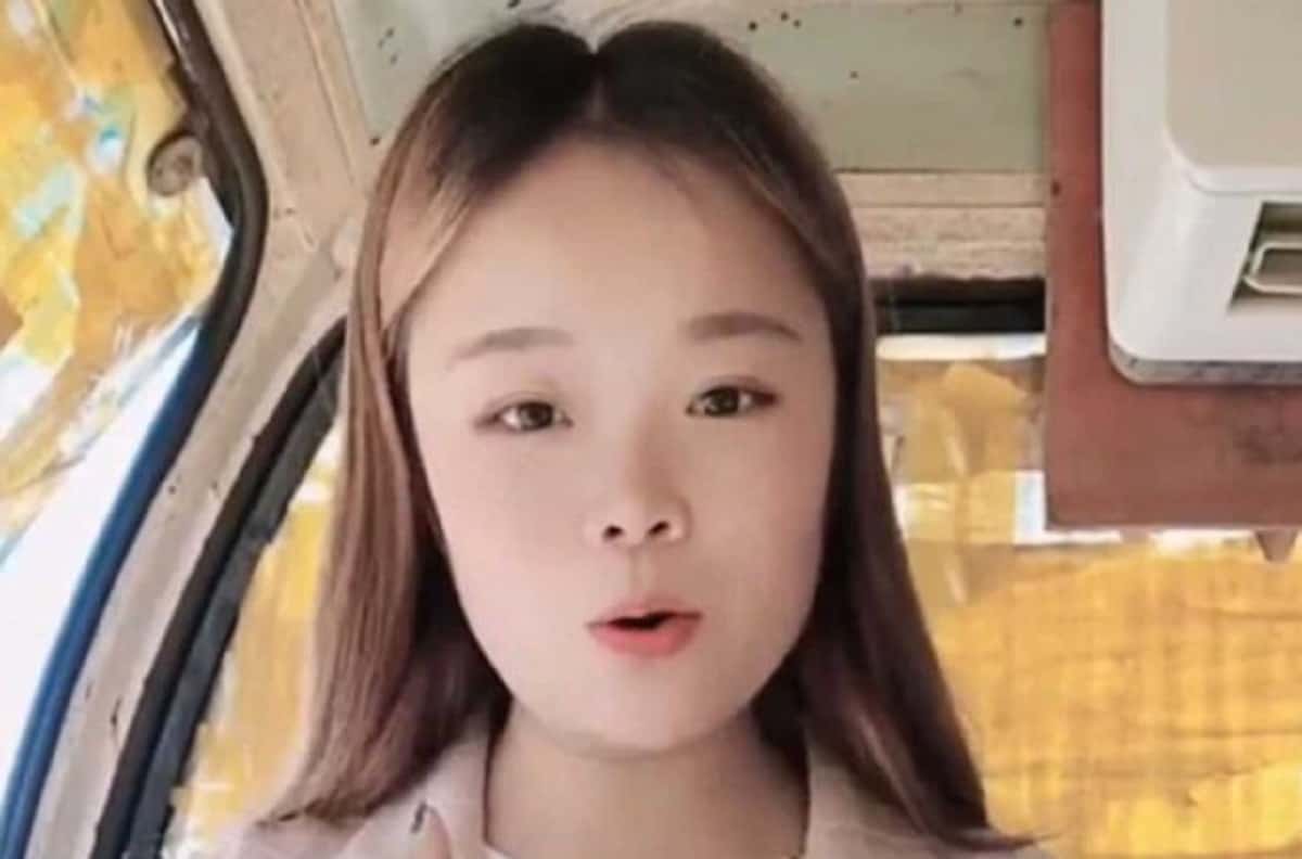 Xiao Qiumei, cade da una gru e precipita per 43 metri durante una diretta: morta influencer di Tik Tok