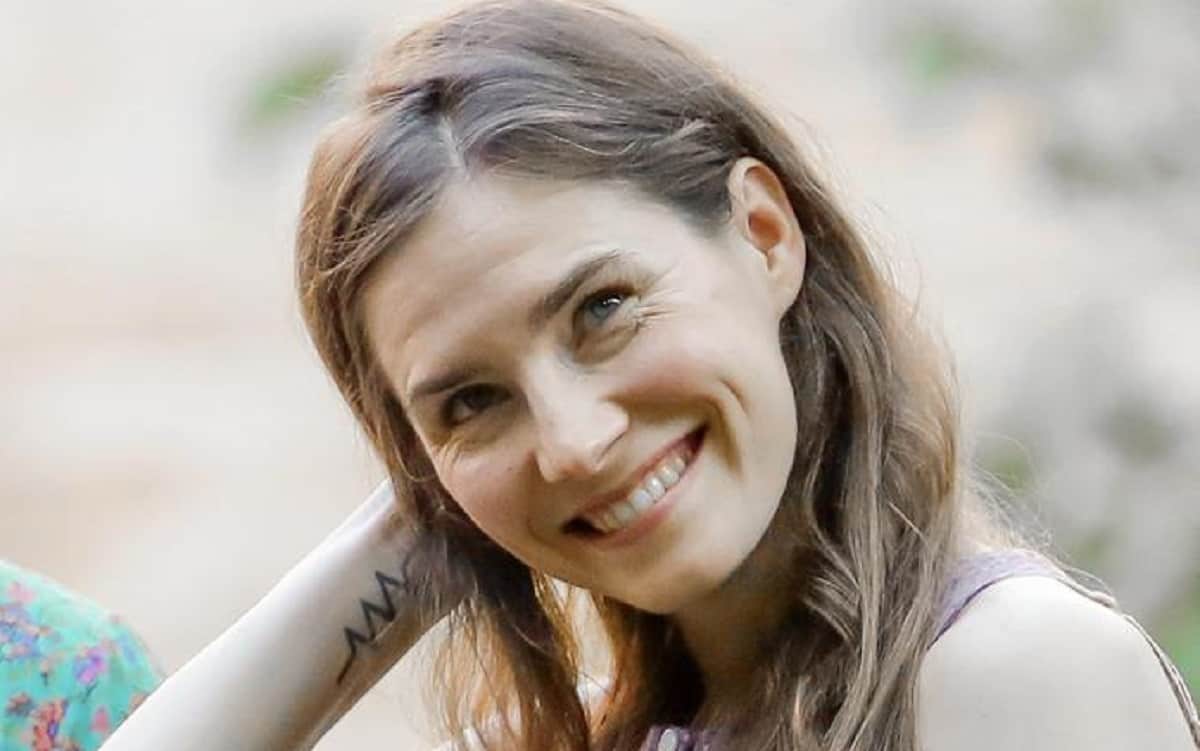 Amanda Knox è incinta: "Io e mio marito racconteremo la gravidanza in una serie"