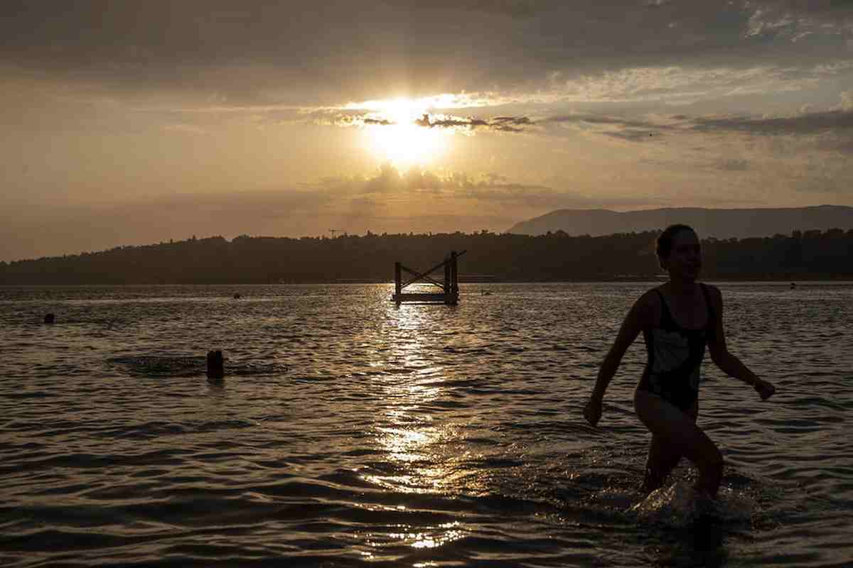 Naegleria Fowleri, ameba mangia cervello uccide bimbo di 7 anni dopo un bagno al lago