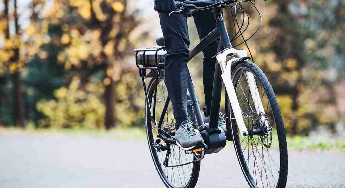 Palinuro, 24enne colto da una crisi epilettica in strada: gli rubano la bici elettrica