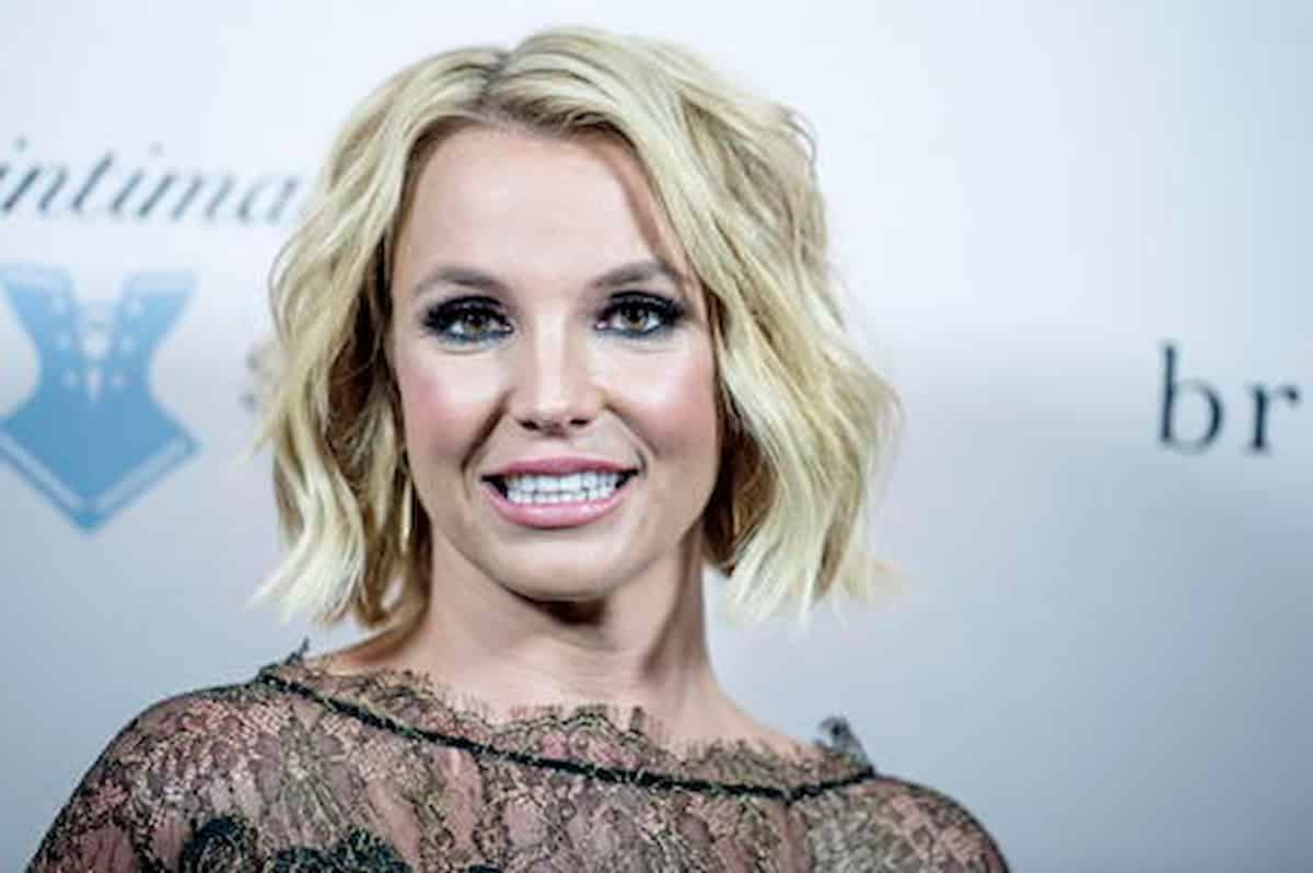 Britney Spears, il padre Jamie Spears lascia l'incarico di tutore dei suoi beni. "Grande vittoria"