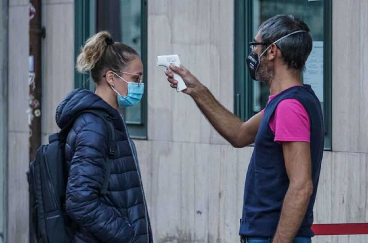 Vaccini: la grande frenata delle prime dosi. A luglio solo 3,5 mln, a giugno erano 10