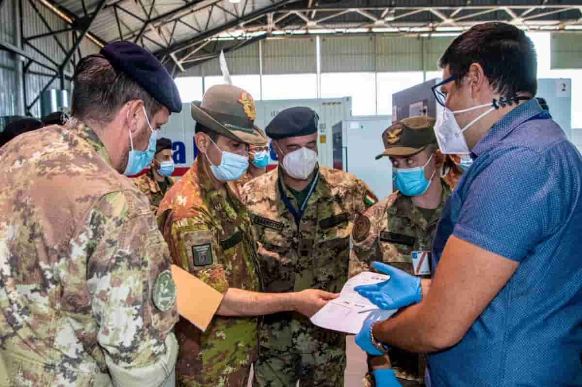 Covid, il 65% degli italiani vaccinati con entrambe le dosi, il 70% con la prima. Figliuolo: "Merito dei giovani"