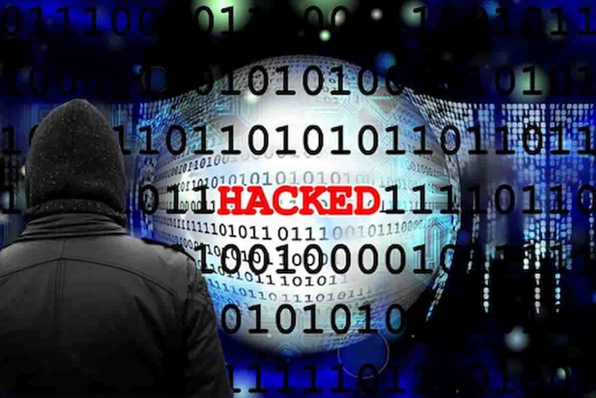 Hackers in agguato minaccia per sicurezza nazionale e democrazia...attenti, lassù qualcuno ci spia, e non è Dio