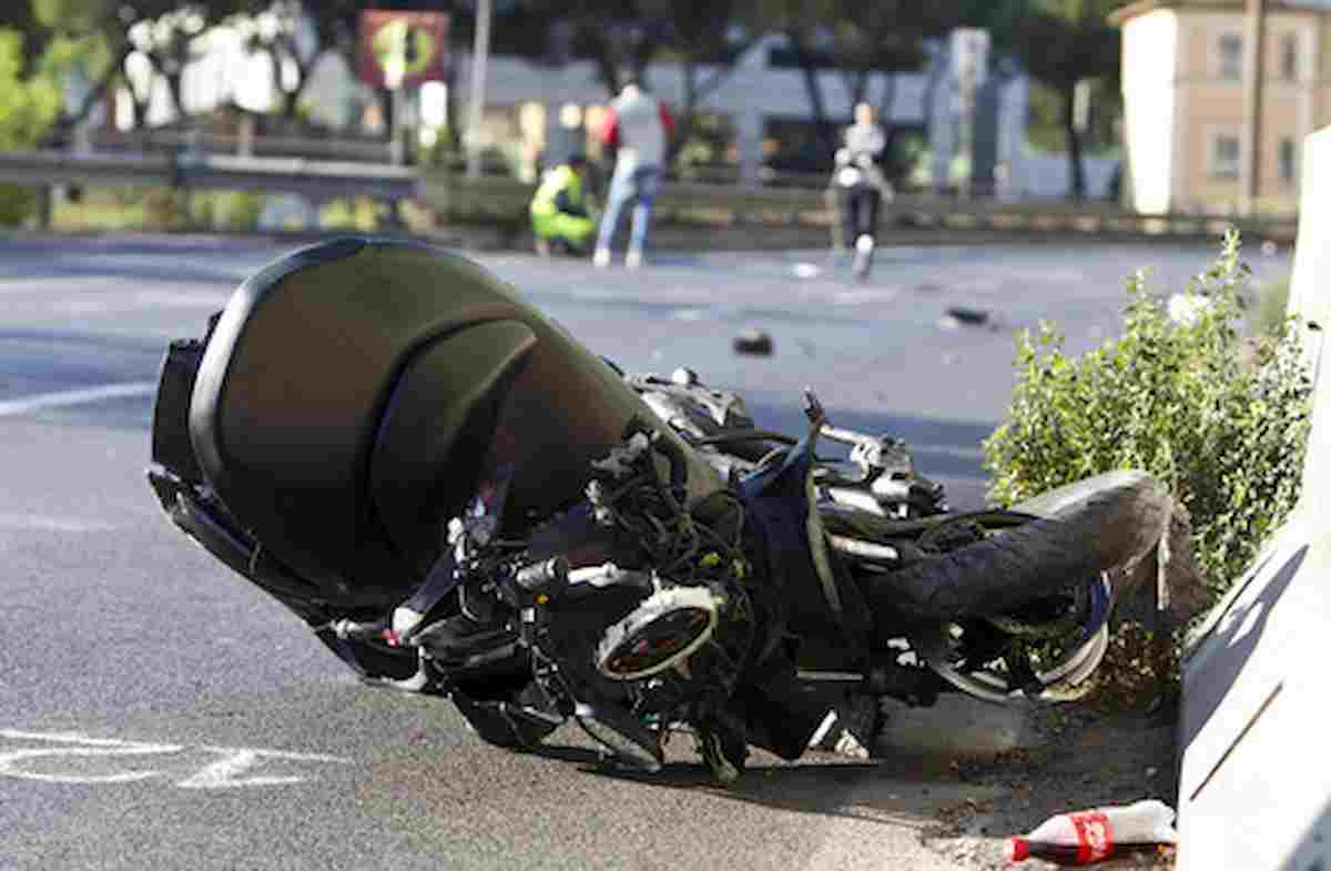 Incidente a Camisano: schianto auto-moto lungo la 591, morto il carabiniere Raffaele Campagna. Aveva 40 anni