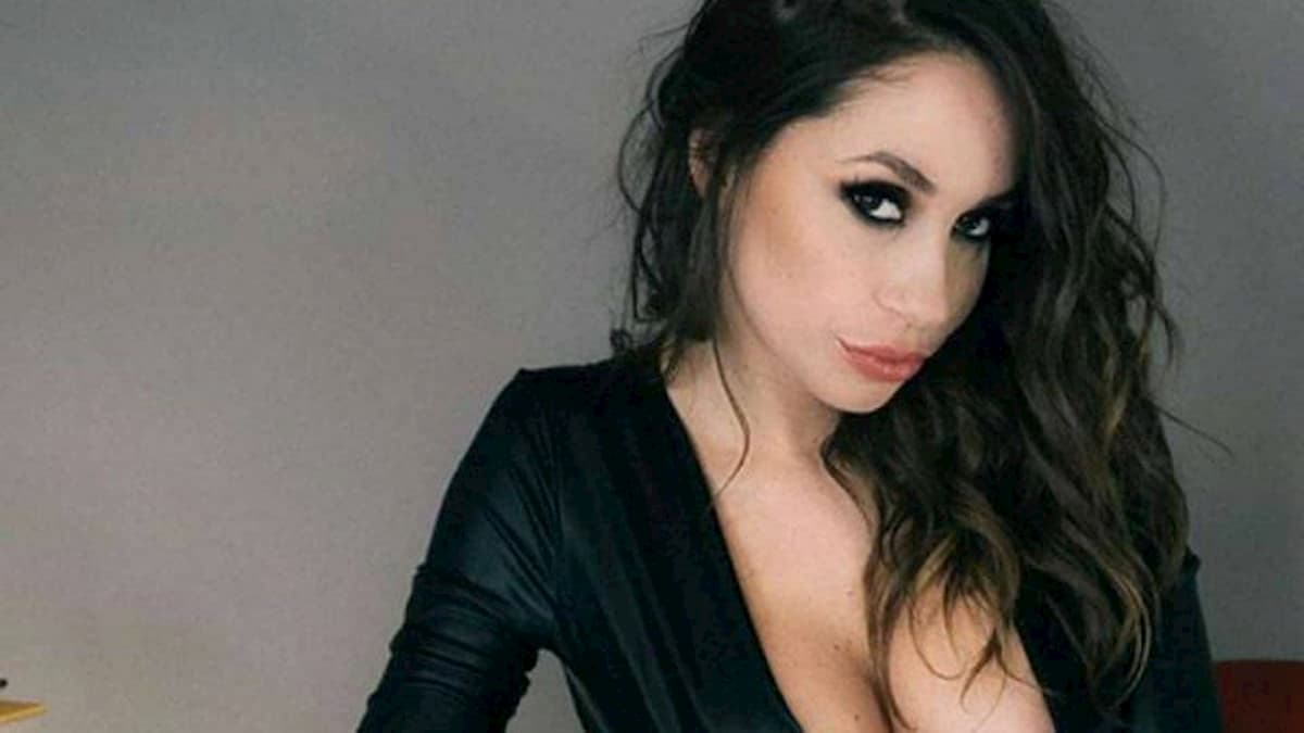 Onlyfans senza contenuti espliciti non preoccupa Malena: "La vera notizia è un'altra"