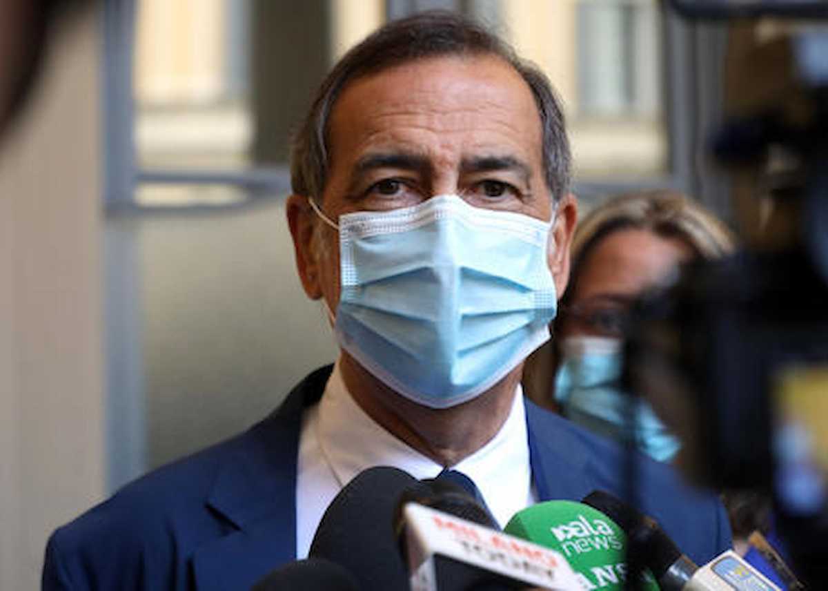 Milano, patentino antifascista per chi vuole affittare spazi pubblici. Sala estende obbligo del 2018