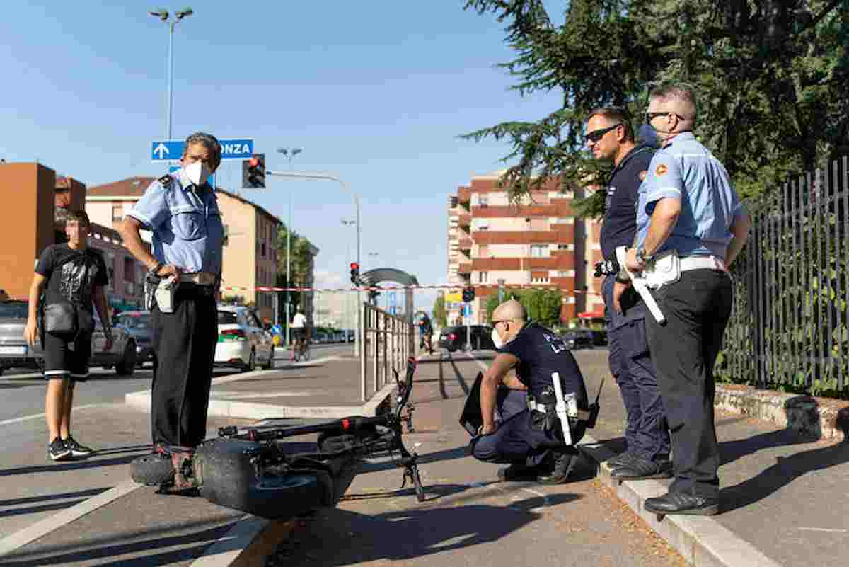 Sesto San Giovanni: 13enne cade dal monopattino e muore, aveva chiesto a un amico di provarlo