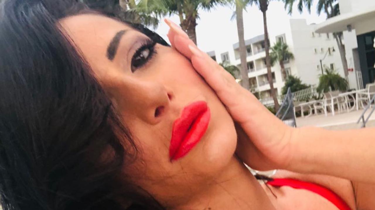 Priscilla Salerno, l'attrice a luci rosse si vuole candidare sindaco ma qualcuno dice di no