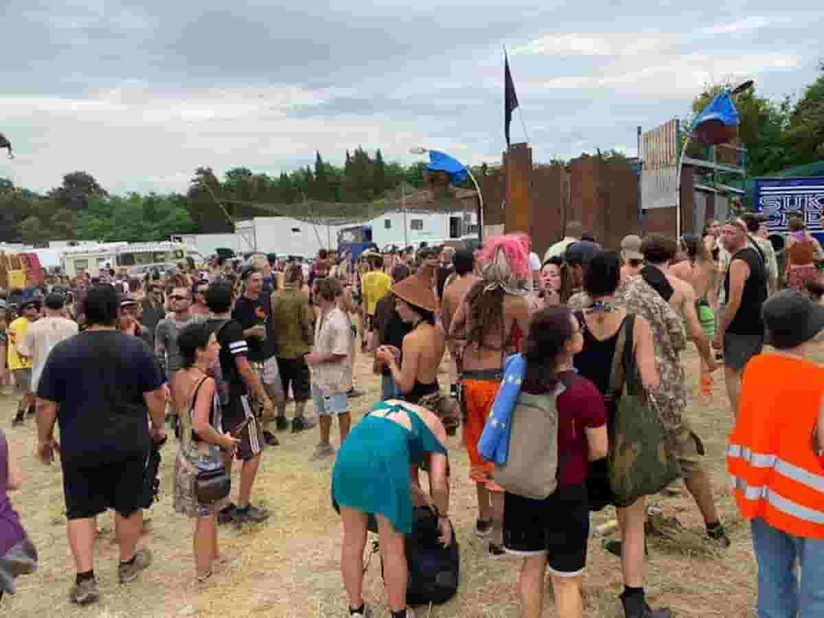 Valentano rave party, la danza macabra che non si ferma: si balla anche tra i cani morti