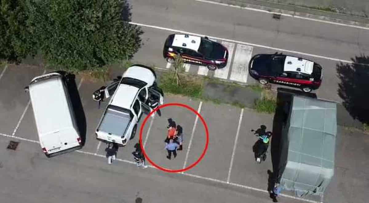 Revenge porn a Legnano: ricatta la amante con un video girato durante un rapporto intimo, ma lei lo fa arrestare