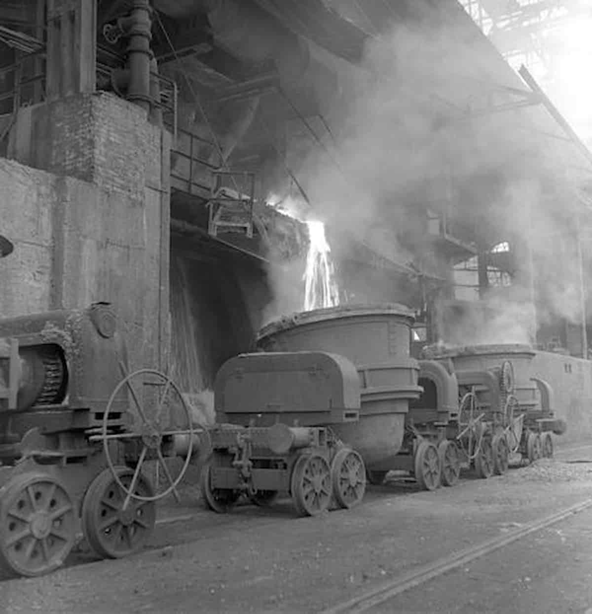 Acciaio, a Terni ultimo baluardo italiano, Thyssen lascia, favoriti Arvedi e Marcegaglia (col precedente Ilva)