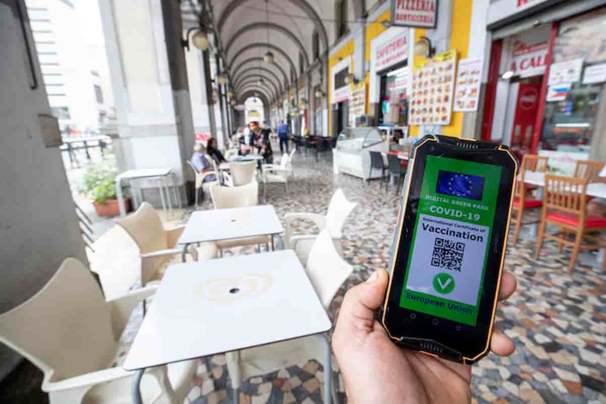 Verifica C19: la app per controllare i Green pass. Per i trasgressori multe fino a 1000 euro