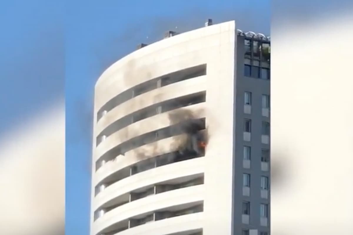 Incendio in via Antonini a Milano, il video che mostra dove sono partite le fiamme, al 15° piano