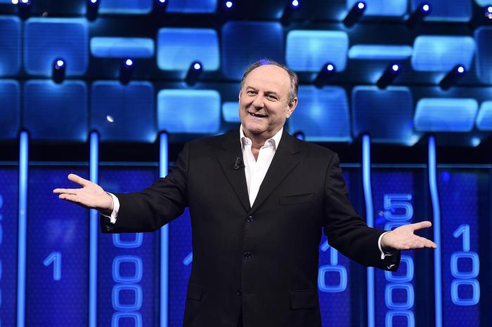 Gerry Scotti chi è: moglie Gabriella Perino, ex Patrizia Grosso, figlio Edoardo, vita privata, età, peso e altezza del conduttore tv