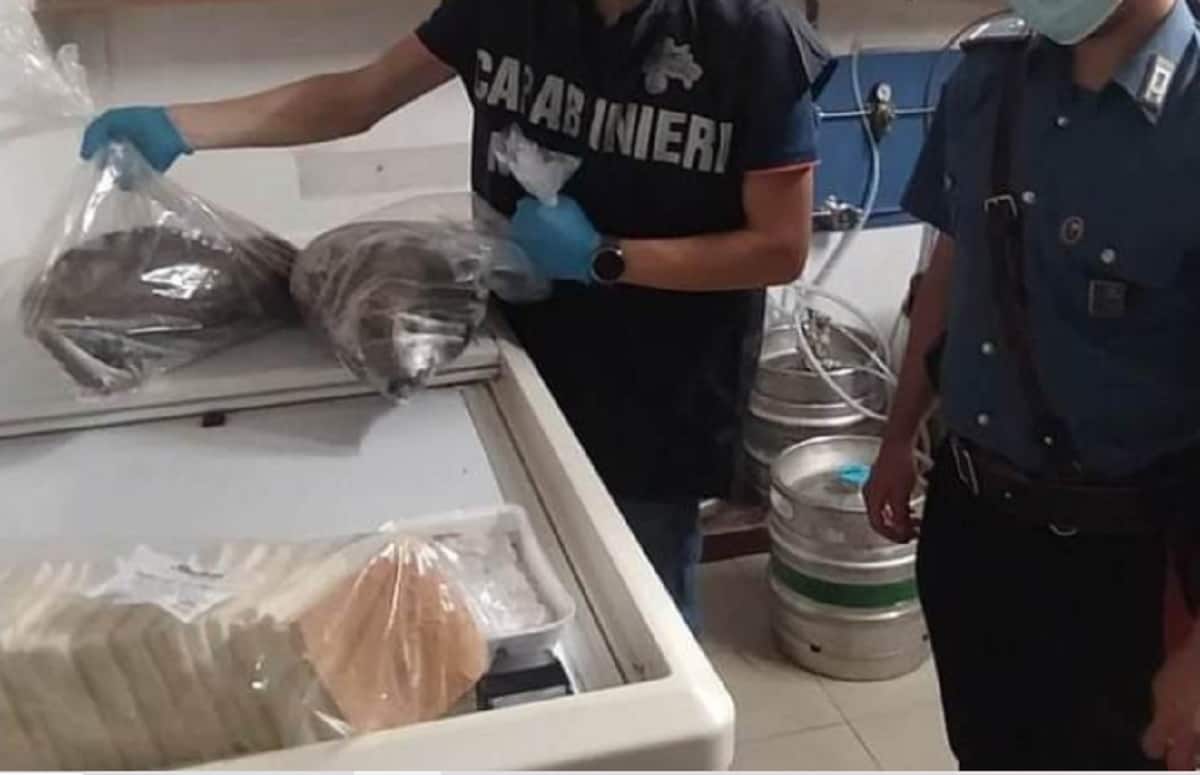 Carne di nutria congelata, un bar vicino Mantova la usava per farcire toast e panini