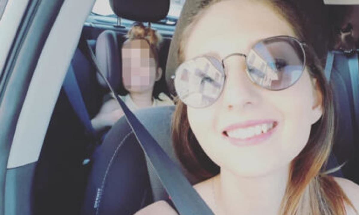 Alessandra Zorzin, mamma 21enne freddata in casa con un colpo di pistola. L'assassino in fuga. Caccia all'uomo