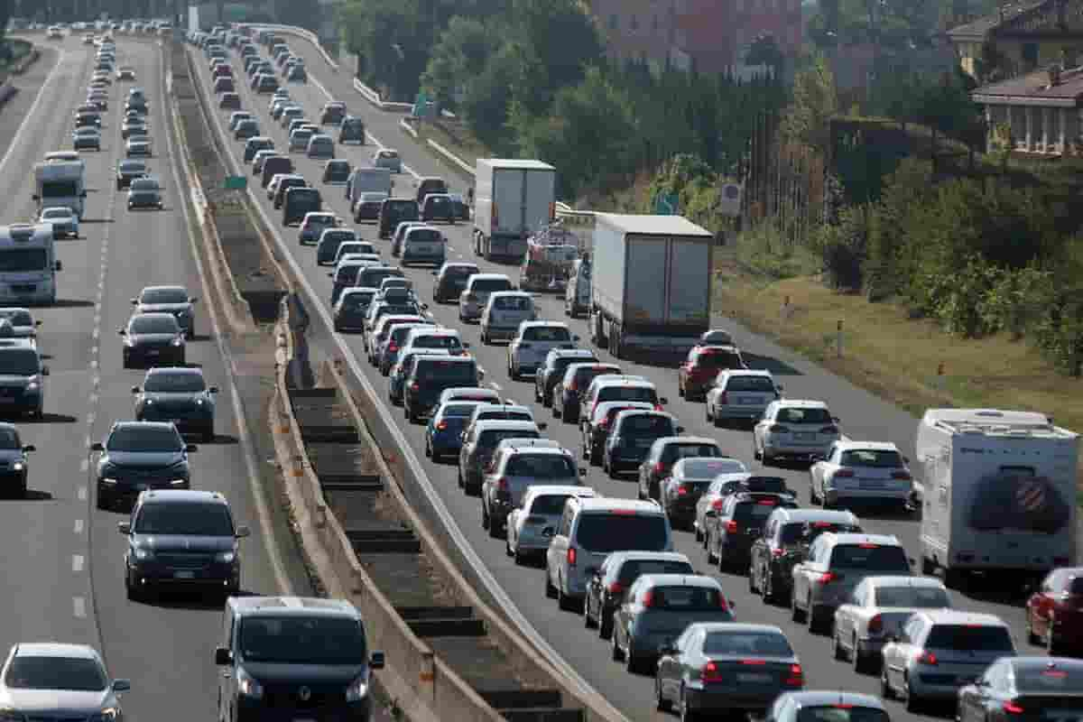 Incidente A4 oggi vicino Bergamo tra Dalmine e Capriate San Gervasio: traffico in tilt