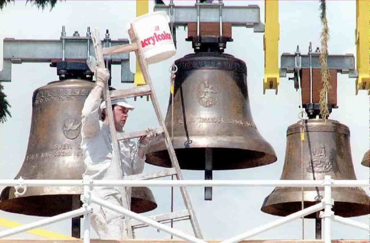 Ospedaletti bestemmia campane