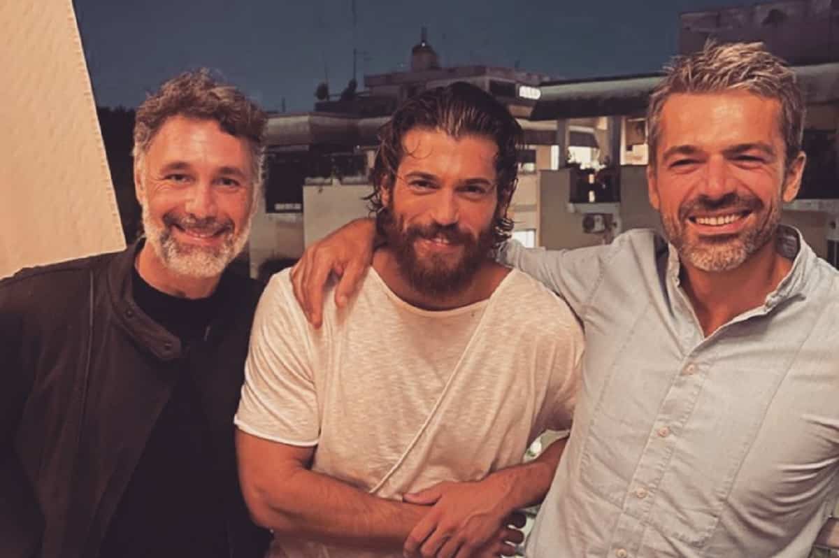 Can Yaman, Luca Argentero e Raoul Bova... La foto che fa impazzire le fan: "Qui scoppiano le coronarie"