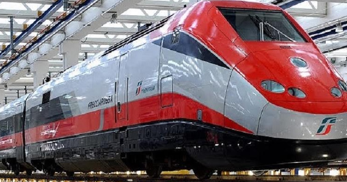 Ferrovie dello Stato assume diplomati e laureati: figure ricercate, requisiti, come fare domanda