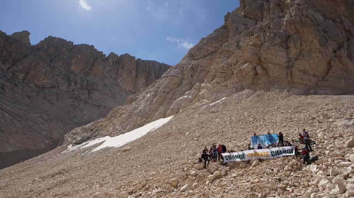 Ghiacciaio del Calderone sul Gran Sasso sta sparendo: sciolto il 65%, tra poco non ci sarà più