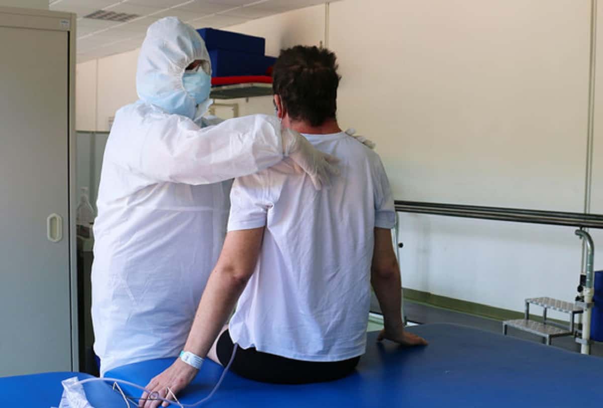 Long Covid, studio Usa: "Tra i rischi anche un invecchiamento di 30 anni dei reni"