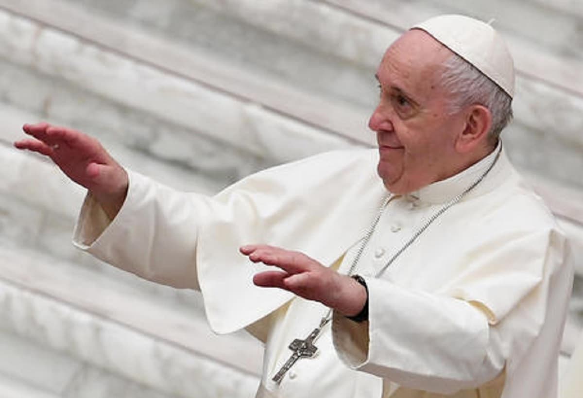 Papa Francesco: "Sono ancora vivo. Nonostante alcuni mi volessero morto. Qualcuno preparava già il conclave"