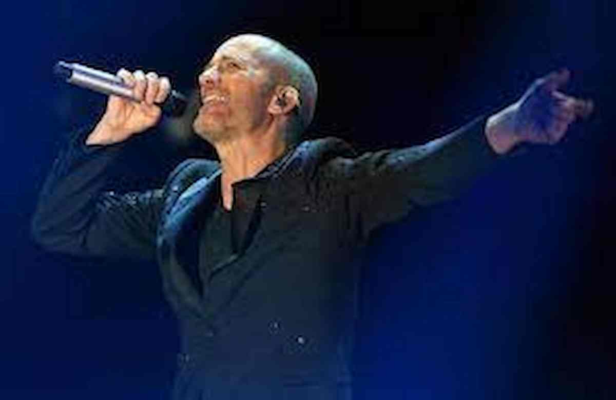 Raf chi è: moglie Gabriella Labate, figli, vita privata, età, peso, altezza e carriera del cantante