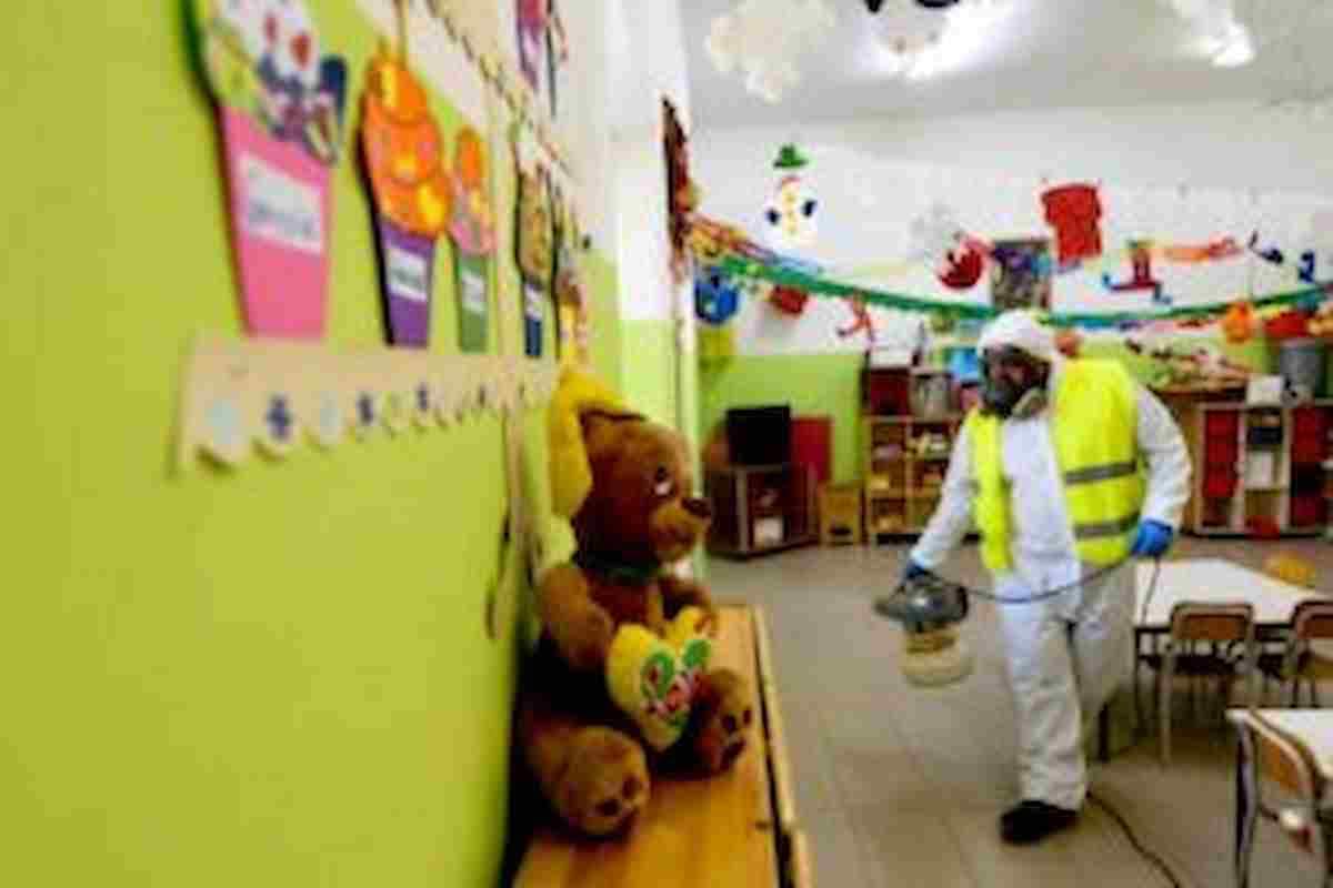 Riccione, il Green Pass ottenuto con il tampone scade durante la lezione: professoressa costretta ad andarsene