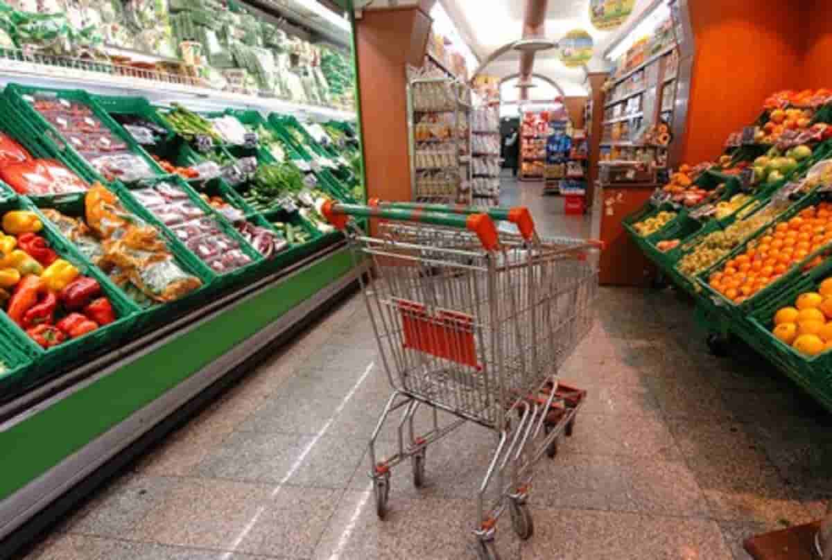 Dove conviene fare la spesa? I supermercati in cui risparmi fino a 1720 euro all'anno