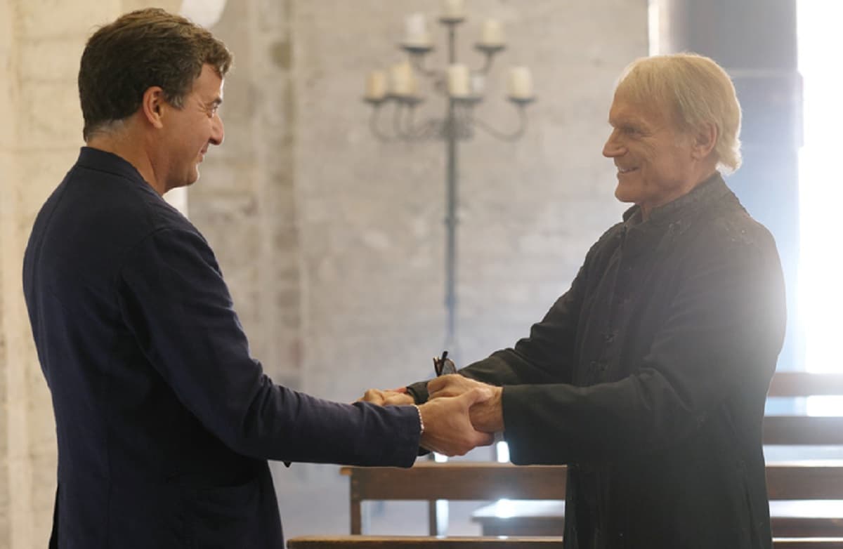 Terence Hill lascia Don Matteo dopo 250 episodi. Ha girato l'ultima scena. Al suo posto arriva Raoul Bova