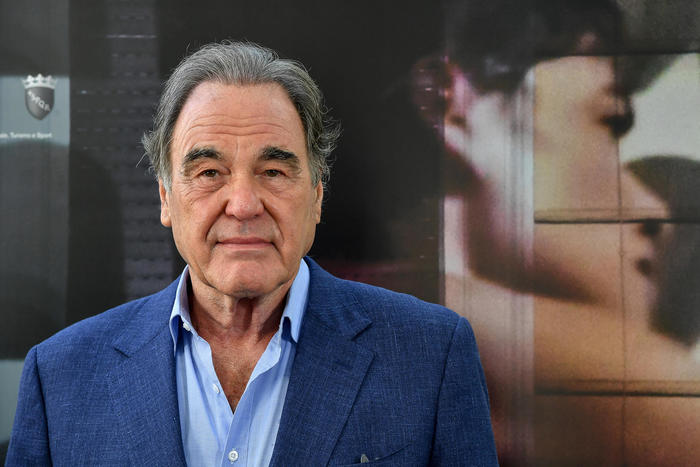 Oliver Stone chi è, età, dove e quando è nato, moglie, figli, vita privata, film, curiosità, biografia e carriera
