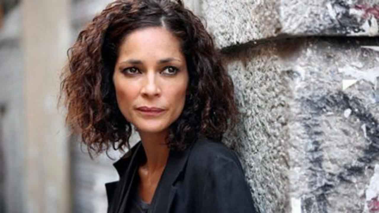 Simona Cavallari chi è, età, dove e quando è nata, Daniele Silvestri, compagno, figli, vita privata, dove vive, Instagram, Squadra Antimafia, biografia e carriera