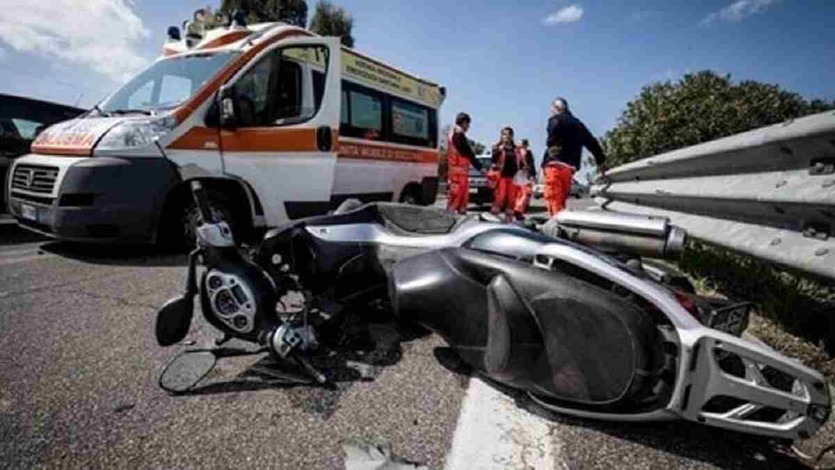 Incidente a Cavaion Veronese (Verona): urto tra scooter e furgone in località Sega, un morto e un ferito grave
