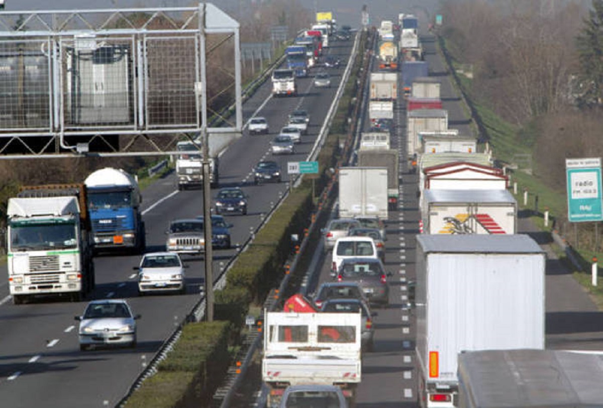 Green Pass rivolta dei porti, si iscrive solo Trieste. Problema vero: quello autisti dei Tir