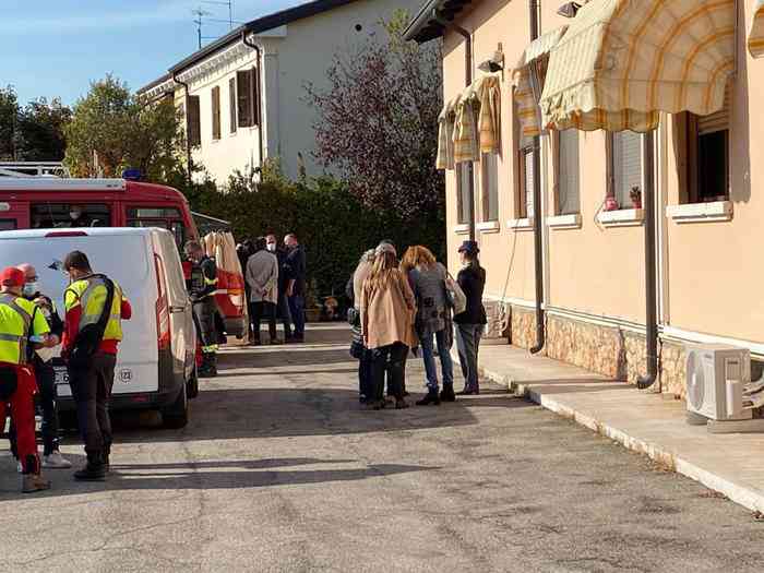 corpo nell'adige, foto ansa