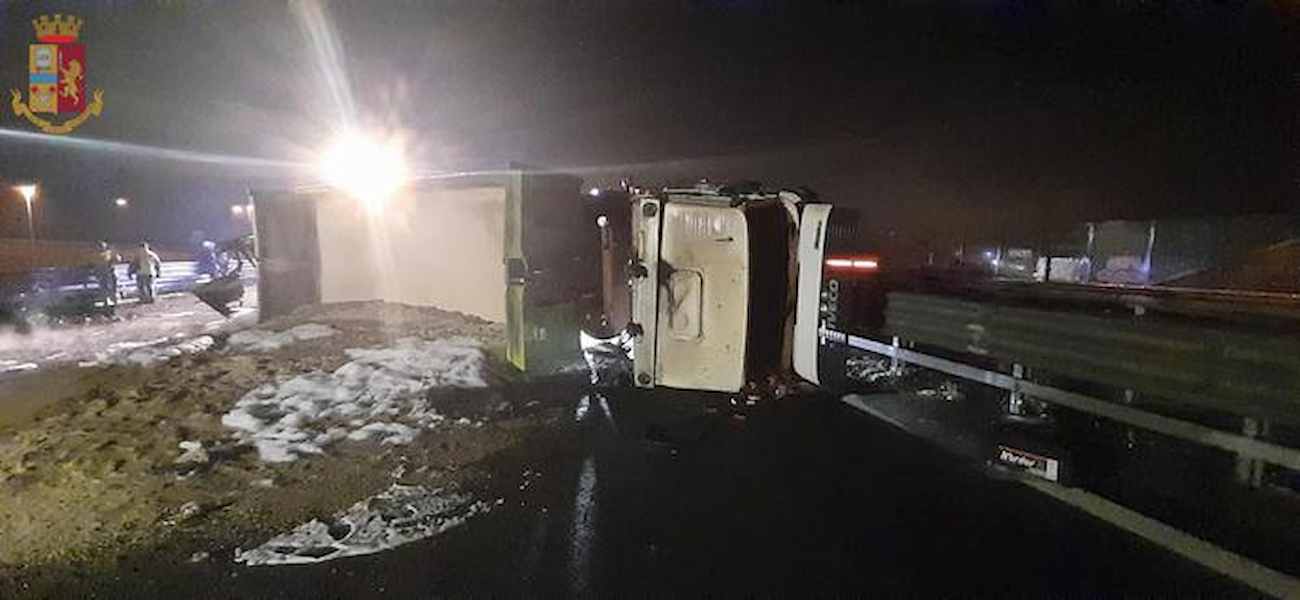 Incidente A4: tamponamento a catena tra 4 Tir a Brescia, un 40enne morto schiacciato tra le lamiere