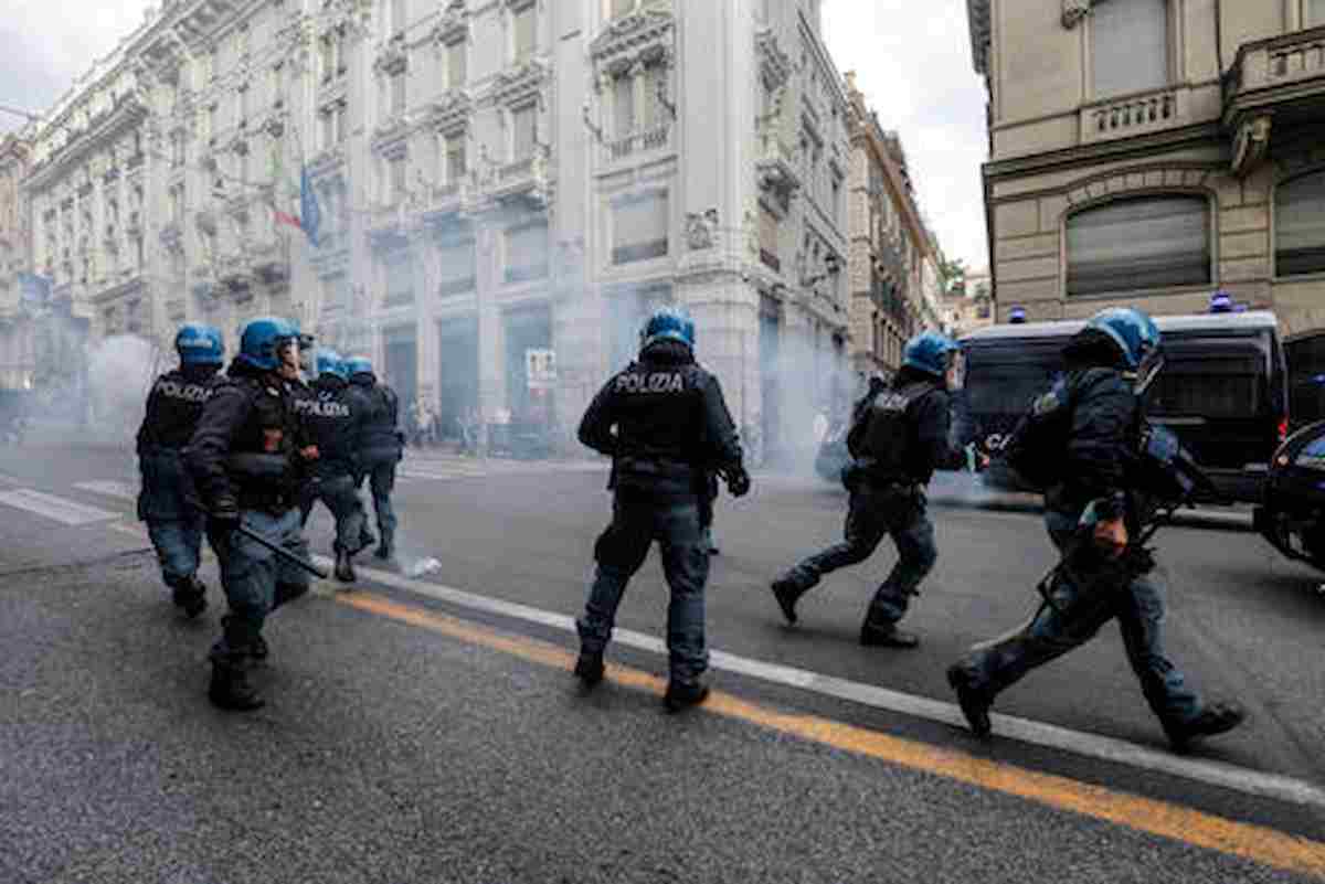 No Green Pass, altro sabato di fuoco a Roma: Cgil in piazza, torna Forza Nuova? E c'è anche Lazio-Inter...
