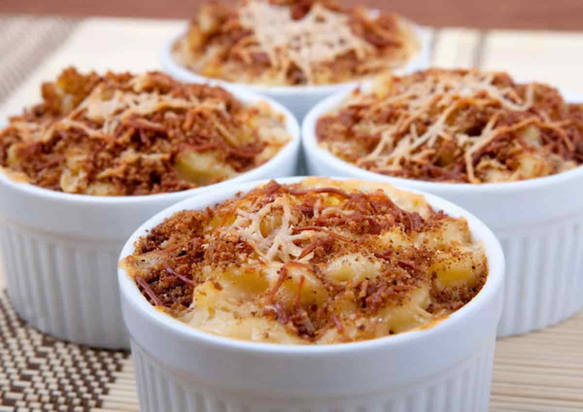 Andria, pasta al forno a scuola, al liceo Colasanto: 10 studenti rischiano la sospensione