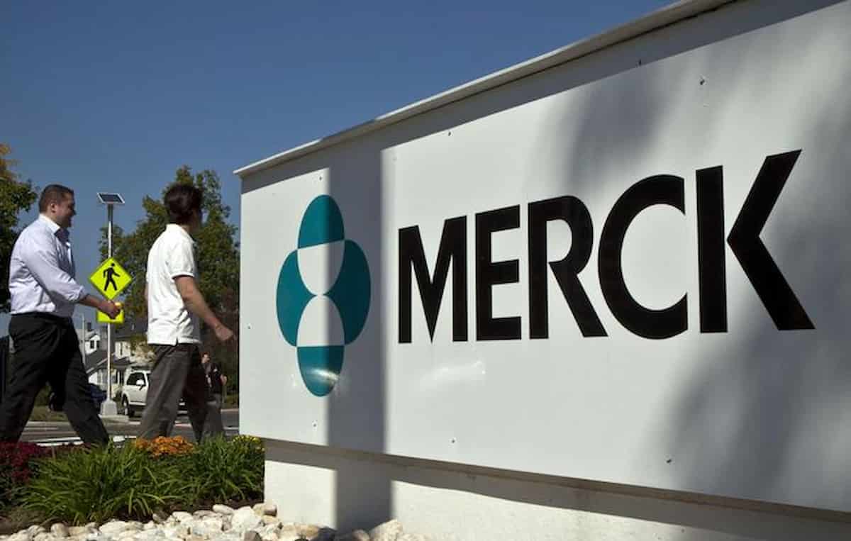 Covid, da Merck la prima pillola antivirale orale: Ema avvia l'analisi del farmaco Molnupiravir