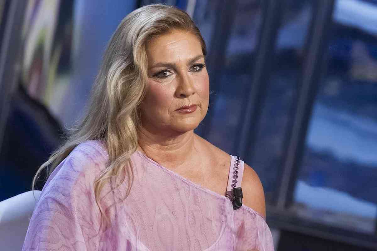 Romina Power e la battuta hot della nonna a Verissimo: "Per una salsiccia devi tenerti tutto il maiale"