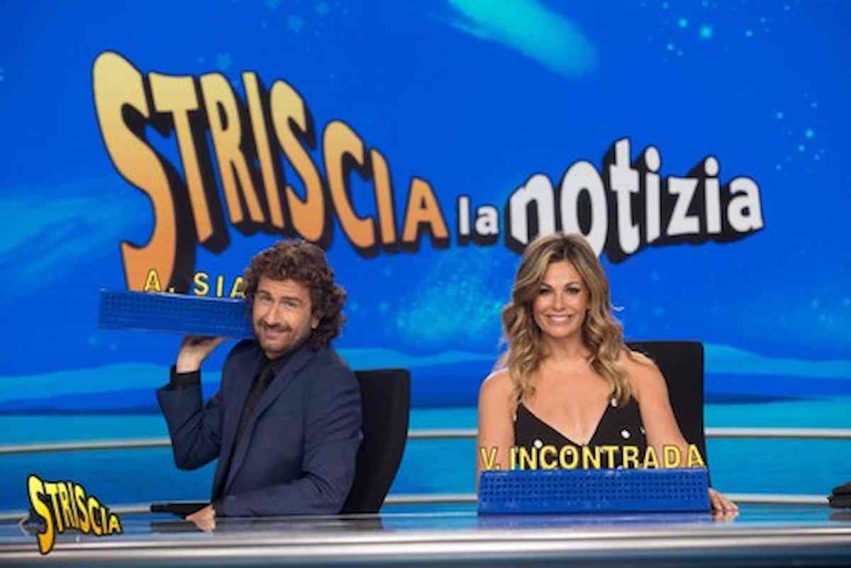 striscia la notizia, foto ansa