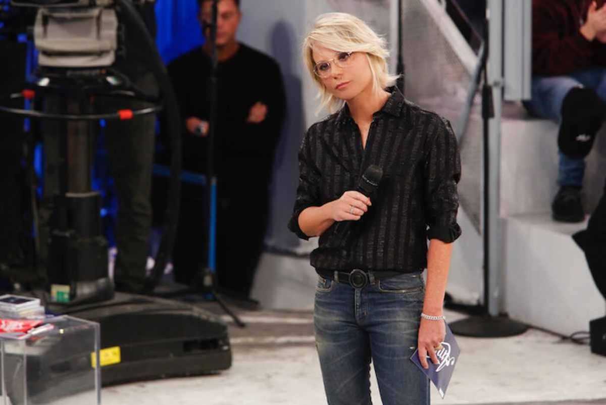 Uomini e Donne anticipazioni 26 ottobre 2021: i due baci di Andrea Nicole, Antonio e Angela lasciano il Trono Over?