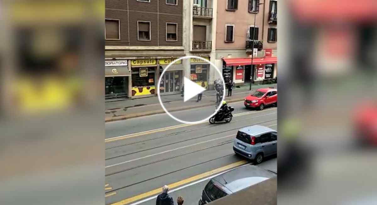 Milano, vigili aggrediti con un bastone, un agente spara colpo in aria: arrestato un 27enne