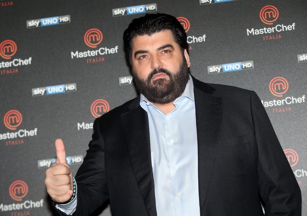 Antonino Cannavacciuolo chi è, età, dove e quando è nato, moglie, figli, vita privata, ristorante, Instagram, Masterchef, biografia e carriera