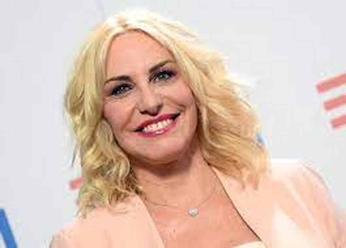 Antonella Clerici chi è: compagno Vittorio Garrone, figli, vita privata, età, peso, altezza e carriera della conduttrice televisiva