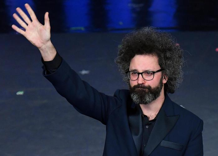 Simone Cristicchi chi è, età, dove e quando è nato, moglie, figli, vita privata, dove vive, Instagram, Sanremo, biografia e carriera