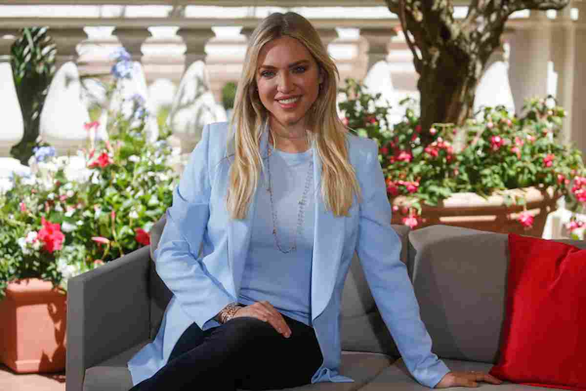 Carolina Rey chi è: fidanzato Roberto Cipullo, figli, vita privata, età, peso e altezza della conduttrice televisiva