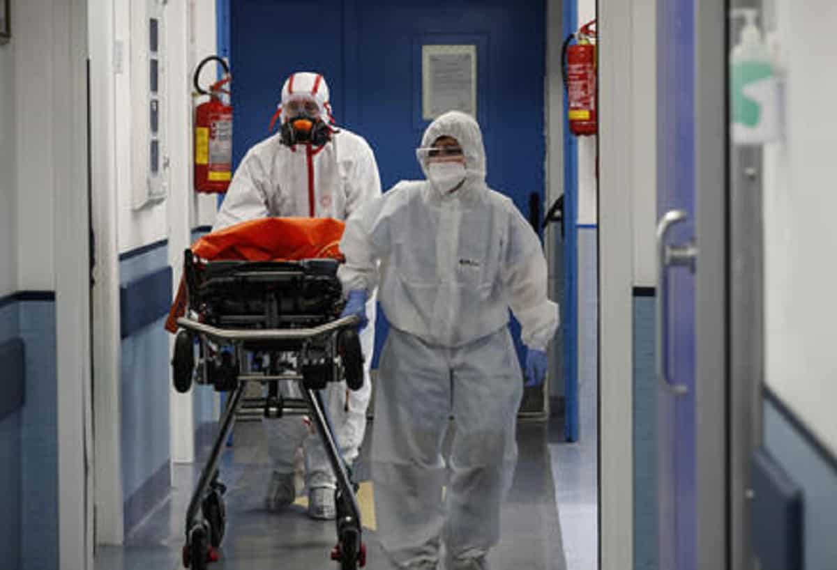 Coronavirus, il bollettino del 13 novembre: 8544 nuovi casi e 53 morti. Tasso di positività all'1,58%